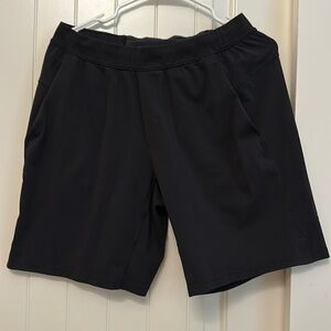 Men’s lululemon short - Size M